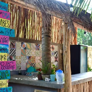 https://hostal-la-malinche.tulum-hotels.net